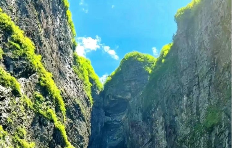 长沙·韶山·张家界国家森林公园·天门山·芙蓉镇·凤凰古城·双高6天5晚（10月6日-31日开班·15人精致小团·VIP1+1头等商务舱·网评五钻+张家界温德姆酒店）